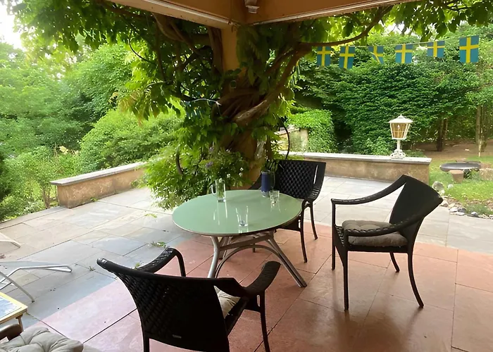 Villa Mit Pool & Sauna Am See